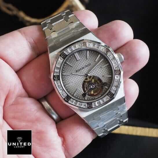 ap-extra-thin-tourbillon-extra-right-1