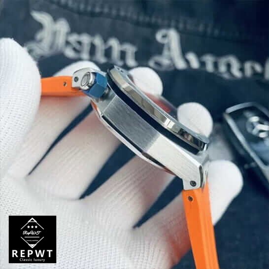 ap-royaloak-15710st-unitedluxury-1