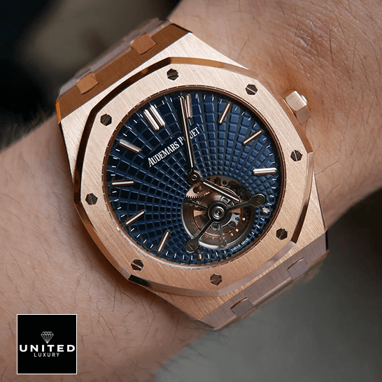 audemars-piguet-royal-oak-26522OR.OO_.1220OR.01-replica-wrist