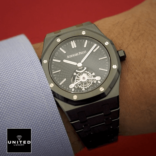 audemars_piguet_royal_oak_tourbillon_26522CE.OO_.1225CE_hand