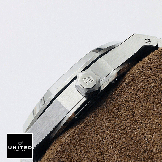 audemars_piguet_royal_oak_tourbillon_extra-thin_26522TI.OO_.1220TI_right