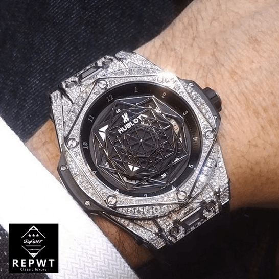 hublot_big_bang_sang_bleu_titanium_pave_415_NX_1112_VR_1704_MXM17_replica_hand-2 hublot_big_bang_sang_bleu_titanium_pave_415_NX_1112_VR_1704_MXM17_replica_hand-2