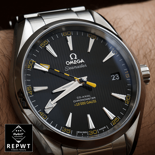 omega-aqua-terra-231.10.42.21.01.002-replica-wrist-1 omega-aqua-terra-231.10.42.21.01.002-replica-wrist-1