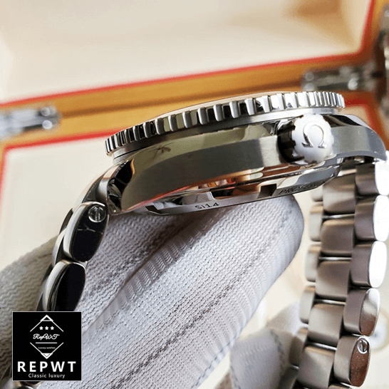 omega-seamaster-planet-ocean-232.30.42.21.01.002-replica-stainless-1