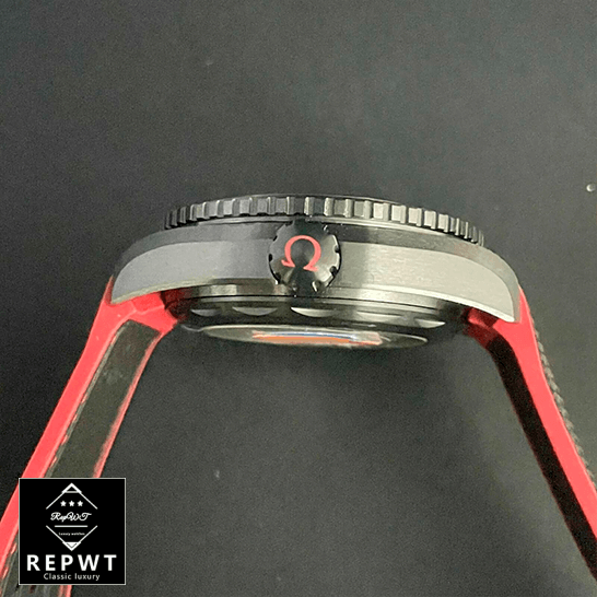 omega_seamaster_planet_ocean_ceramic_215_92_46_22_01_0_3_black_Ddial_right_side-1 omega_seamaster_planet_ocean_ceramic_215_92_46_22_01_0_3_black_Ddial_right_side-1