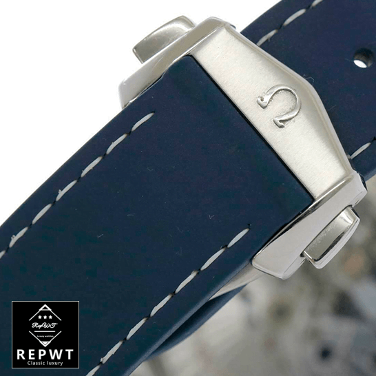 omega_seamaster_planet_ocean_steel_232_32_44_22_03_001_blue_dial_bracelet-1