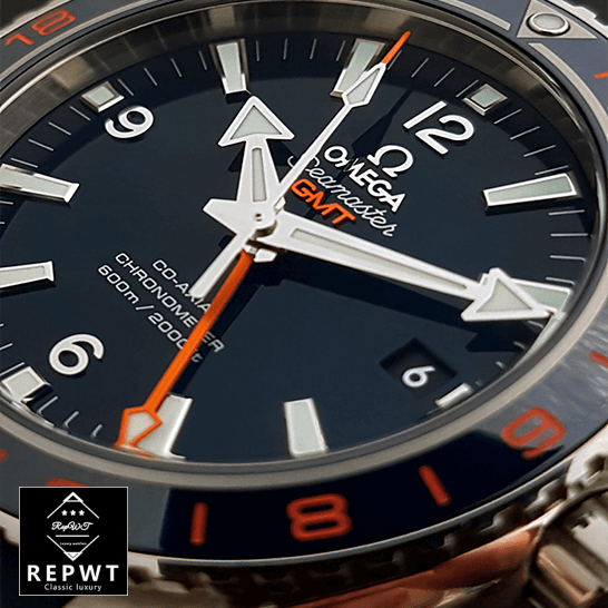 omega_seamaster_planet_ocean_steel_232_32_44_22_03_001_blue_dial_close-1