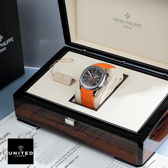 patek_philippe_aquanaut_orange_5968A-001_unitedluxury__box