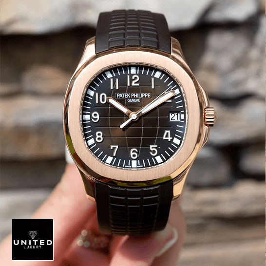 patek_philippe_aquanaut_rose_gold_5167R-001-001_man_dial