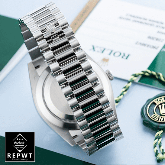 rolex-day-dat_e228206_stainless_steel_blue_diagonal_dial_oyster_unitedluxury-2