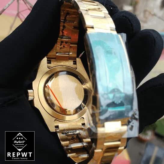 rolex-gmt-green-dial-replicaa-1