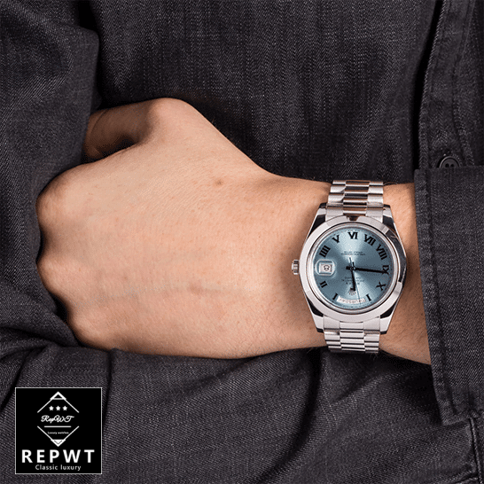 rolex_day_date_II_stainless_steel_ice_blue_roman_dial_218206_hand-1 rolex_day_date_II_stainless_steel_ice_blue_roman_dial_218206_hand-1