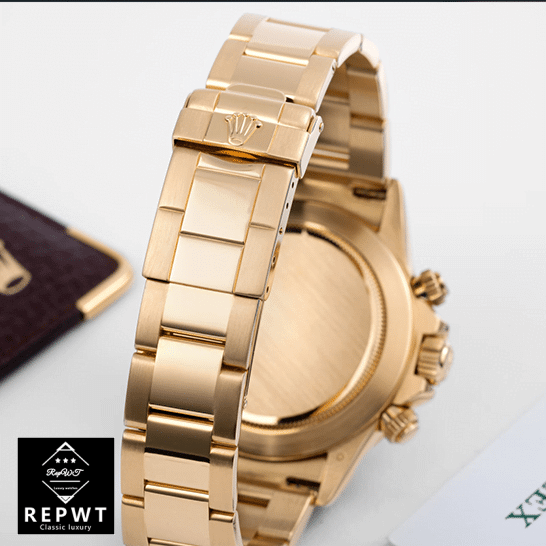 rolex_daytona_gold_tone_white_dial_116523_oyster_man_back-1