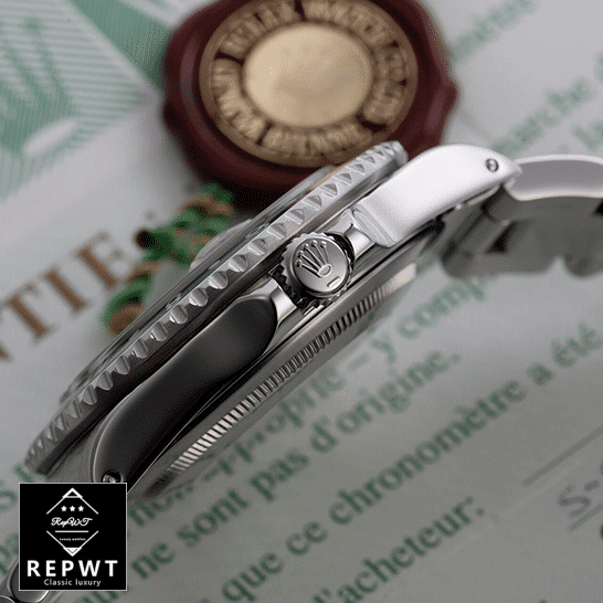 rolex_gmt-master_II_red_amp_black_bezel_black_dial_16710_oyster-right-1