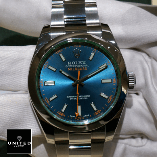 rolex_milgauss_blue_dial_green_crystal_116400GV_oyster_dial