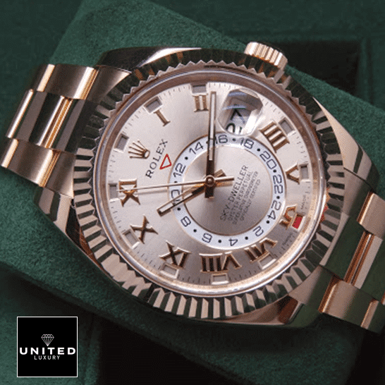 rolex_sky-dweller_everose_gold_sundust_dial_326935_oyster_right
