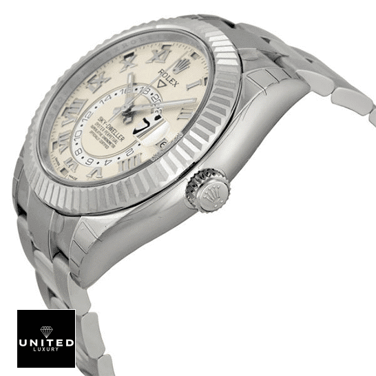 rolex_sky-dweller_white_dial_326939_oyster-unitedluxury_leftl