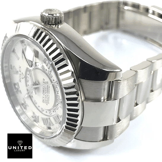 rolex_sky-dweller_white_dial_326939_oyster-unitedluxury_man