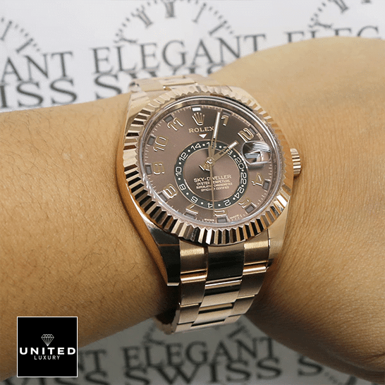 rolex_sky_dweller_chocolate_dial_rose_gold_326935_oyster_replica_unitedluxurynet-1